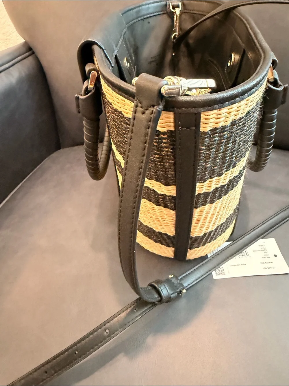 Like New kate spade Straw Tote in Black and Natural Stripe